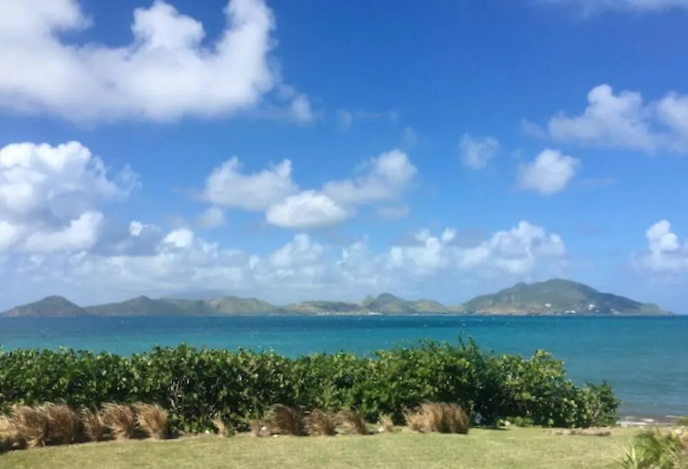 Oceanfront 3Br-3Bath Villa Spectacular Views Pool Cliftons
